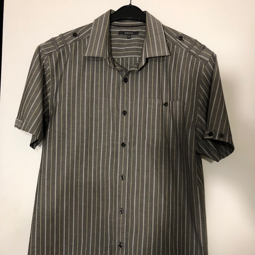 RW&CO Men's Short Sleeve Grey Striped Shirt, Large